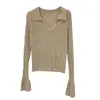 Camisa base feminina de malha com gola polo e mangas compridas, estilo coreano, corte justo, lindo top na cor roxo taro para o início do outono