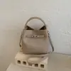 Bolso de Cubo de Mano de Alta Gama para Otoño e Invierno para Mujer, Piel Suave, Bolso de Hombro Cruzado de Moda y Versátil, Bolso Retro Nuevo Estilo 2026