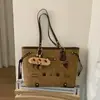Bolsos para Mujer 2025 Estilo Nuevo Bolsos Tote Populares de Gran Capacidad de Este Año Bolso de Hombro Versátil Bolso para Estudiante Universitario para Clases y Trayectos