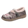 Sapatos de Algodão Bordados Novos Old Beijing de Inverno Versáteis Confortáveis Não Cansam os Pés Resistentes ao Desgaste Aveludados Espessados Sapatos de Mãe Botas de Neve