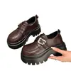 Mocassins de couro genuíno para mulheres, sapatos pequenos de couro estilo britânico, novos sapatos de sola grossa para aumentar a altura para mulheres baixinhas, outono de 2026