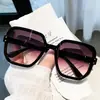 2025 Nuevas Gafas de Sol Retro Estilo Coreano Marco Grande Clavo de Arroz Cuadrado Mismo Estilo Douyin Tendencia de Moda Gafas de Sol Personalizadas para Mujer