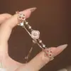 Cor Rosa Manta! Pulseira Elegante Estilo Francês com Flor de Zircônia e Pérolas, Joia de Luxo Leve e de Alto Padrão para Mulheres