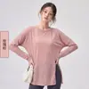 Novo top fitness feminino soltinho, modelador, de manga longa, com design de fenda, blusa esportiva de corrida de secagem rápida