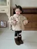 Ropa para Niños Estilo Otoño/Invierno Engrosada Bebé 2026 Nuevo Estilo Coreano Ropa Infantil Chaqueta de Algodón Conjunto de Capa Base para Niñas