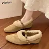 Sapatos de Algodão com Forro de Lã, Sapatos Peludos, Novo Estilo Inverno 2025, Bico Fino, Fivela de Metal Retrô, Tira Única, Sapatos Mary Jane de Lã de Cordeiro