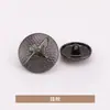 Botones estilo insignia roscados y curvos, cosidos a mano, en un pequeño estilo inspirado en Chanel, adecuados para abrigos, chaquetas, suéteres y prendas de punto.; botones metálicos