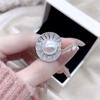 Anel de design de pérola de concha do mar retrô estilo francês europeu e americano, abertura feminina, estilo leve, luxo, elegante, simples, personalidade