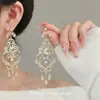 Novos Brincos Étnicos Estilo Chinês de Alto Padrão com Franjas e Diamantes Cintilantes, Moda Retrô de Alto Padrão, Brincos de Nicho Exquisitos e Únicos