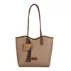 Bolso de hombro casual ligero estilo coreano para mujer, bolso tote de gran capacidad de diseño masivo para ir al trabajo