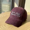 2026 Nueva Gorra de Béisbol de Moda Estilo Coreano Clásico Sencillo con Bordado de Letras para Hombres y Mujeres con Visera Ancha y Efecto Adelgazante del Rostro
