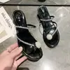 Chinelos para Mulheres 2026 Verão Novo Estilo Sandálias com Strass Bico Redondo Chinelos Salto Grosso Meia-Calça Salto Alto Sexy para Mulheres
