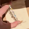 Pulseira pingente geométrico de flor de zircônia cúbica estilo europeu e americano, elegante e versátil, uma peça de joalheria delicada e luxuosa com um toque de alta qualidade, um acessório único e estiloso para mulheres