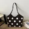 Bolsa grande de capacidad, casual, elegante y única; bolso de hombro de lunares nuevo y moderno; Bolsa de mano de verano para mujer 2026