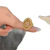 Como uma Borboleta na Natureza, Anel Vintage com um Estilo Fashionável Old Money, Anel Dourado com um Toque de Luxo Leve e High-End, Anel Aberto