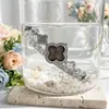 Reloj de Mujer Scottie Personalizado OEM 9695 Lujo Ligero Madreperla Natural Incrustado de Diamantes Trébol de Cuatro Hojas Reloj de Mujer Al Por Mayor