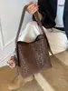 Bolsa Saco de Grande Capacidade Europeia e Americana Amazon Retro de Alta Qualidade para Ir ao Trabalho Ombro Único Versátil Transfronteiriça Casual Bolsa de Axila