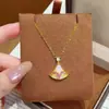Loja de Ouro Mesmo Estilo Ouro Areia Ouro da Fortuna Barra de Ouro Colar de Borboleta e Cabacinha Várias Alta Retenção de Cor Flor da Sorte Corrente para Clavícula Atacado