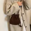 Bolsa de Suerte con Cordón Nueva Colección Otoño 2026 Transfronteriza para Mujer, Bolso de Hombro Versátil Personalizado, Bolso Cubo de Gamuza