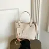 Bolsa de Palha Estilo Coreano Versátil de Nicho 2026 Nova Leve Luxuosa de Alta Qualidade para Ombro Único e Mão