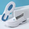 Zapatos de Enfermera Verano Mujer Hospital 2025 Nuevo Suela Suave Tacón de Cuña Transpirables Antiolor Blanco No Cansan Cuidado del Pie Zapatos Blancos