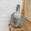 Bolso de lona con estampado de leopardo para mujer, nuevo modelo otoño/invierno 2026, bolso tipo dumpling de gran capacidad para el hombro para la escuela y el trabajo, bolso de hombro y cruzado