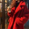 Casaco de Lã de Cordeiro Vermelho para Mulheres, Novo Estilo Inverno 2026, Moda de Rua de Alta Qualidade, Casaco Longo Espessado de Shearling, Jaqueta Acolchoada de Algodão