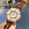 Wechat Business Dropshipping Comercio Exterior Transfronterizo Reloj de Cuarzo con Forma de Flor Pequeña y Incrustaciones de Diamante Correa de Cuero Genuino para Mujer Reloj de Tarjeta Daishi