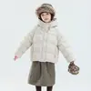 Jaqueta Curta de Penas Nuvem para Meninas, Novo Estilo de Inverno, 90% Penas de Pato, Casaco Espesso Quente e Estiloso com Capuz para Crianças Maiores