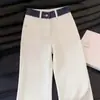 Jeans brancos com estampa de cobra, color block, barra dobrada, para homens e mulheres, corte clean americano, modelagem que emagrece, design de nicho, levemente flare