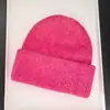Nuevo Gorro de Punto de Pelo de Conejo 2026 en Rojo Rosa para Otoño e Invierno, Gorro de Lana para Mujer, Venta al por Mayor de Fábrica en Stock