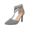 Nuevas sandalias de punta fina con tira en T tacones de aguja tallas 32-48 zapatos de comercio exterior una generación de pelo
