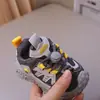 Zapatos de bebé para niño y niña para primavera y otoño, zapatillas de malla transpirable para niños, zapatos antideslizantes para caminar para bebés niños pequeños