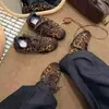 Tênis Esportivo Novo Aluno Outono 2026: Sapatos de alta qualidade, com cadarço frontal, blocos de cor, bico redondo, sola plana, antiderrapantes e duráveis.