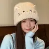 Gorro tejido de mezcla de lana cálido de invierno para mujer, gorro de punto con letras estilo coreano, sombrero con protección para las orejas para clima frío, estilo moderno versátil y de moda