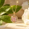 Pendente Giratório de Design Criativo Flor Bauhinia Zircônia Rosa Cobre Colar Feminino Super Brilhante Estilo Palácio Francês Flor de Cinco Pétalas