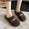 Pantuflas gruesas, cálidas y cómodas para usar en exteriores; pantuflas de invierno mullidas para mujer, al por mayor, para uso en interiores y con suelas antideslizantes