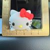 Muñeco de gato KT de dibujos animados accesorios de goma blanda de PVC funda para teléfono móvil caja de almacenamiento parche de exhibición para coche adornos de decoración