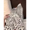 Conjunto de Pijama Camisola com Estampa de Leopardo e Decote V Estilo Spicy Girl para Mulheres, Novo Conjunto Sexy de Regata e Calça Longa para Casa de Verão, Pode Ser Usado ao Ar Livre