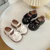 Zapatos de cuero estilo coreano para niñas, nuevo modelo de otoño 2026, zapatos estilo princesa con lazo de alta apariencia y suela suave para bebés