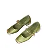 Novos Sapatos Mary Jane Leves Estilo Chinês Vintage Outono 2026 Sapatos Franceses Rasos de Salto Único Sapatos Mary Jane com Solado Macio para Mulheres