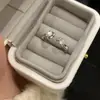 Anillo Pequeño de Encaje Fresco de Plata de Ley S925 para Mujer, Lujo Ligero Nicho de Gama Alta Versátil Apilable Anillo para Dedo Índice Nuevo Accesorio para Mano