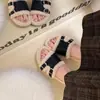 Pantuflas mullidas de estilo europeo, forradas de felpa, con suela gruesa para mujer, nuevo estilo otoño/invierno, sin cordones, retro, casual y cómodas