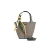 Camada Superior de Textura Avançada Couro Bovino Moda Verão 2025 Novo Estilo Bolsa Transversal Centenas de Estilos Bolsa de Balde Portátil de Nicho da Moda