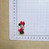 Acessórios Acrílicos da Moda do Mickey e da Minnie Atacado: Presilhas Laterais para Meninas, Ímãs de Geladeira, Chaveiros, Capas de Celular, Bolsas