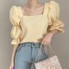 Camisa de chiffon com manga bufante plissada, estilo francês chique e suave, emagrecedor, com clavícula quadrada, para mulheres