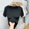 Nova camiseta canelada de manga curta com gola quadrada para o verão, blusa básica fina slim fit para mulheres, top casual versátil