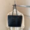 Bolsa de Axila Retrô de Grande Capacidade para Commuter Outono Transfronteiriça para Mulheres 2025 Nova Bolsa Tote Simples Bolsa de Ombro Versátil