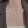 Colar com Pingente de Laço Feminino Novos Acessórios Luxo Acessível Nicho Alto Padrão Presente de Aniversário Corrente Clavicular Novo Estilo 2025
