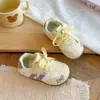 Estilo Coreano Niñas Nuevas Llegadas Primavera/Otoño 2026 Niñas Encaje Lazo Zapatos de Entrenamiento Alemanes Infantiles Elegantes Estilo Princesa Zapatos Deportivos